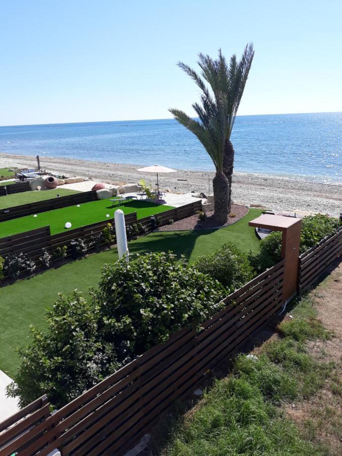 Seafront Beach Party Villa Periwolia Zewnętrze zdjęcie
